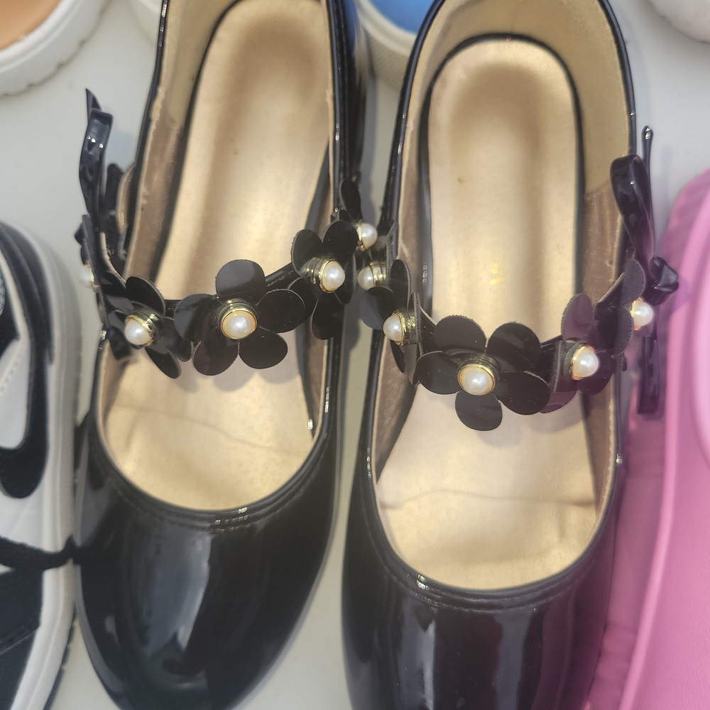 Black Patent Leather Mary Jane Shoes with Floral Pearl Accents